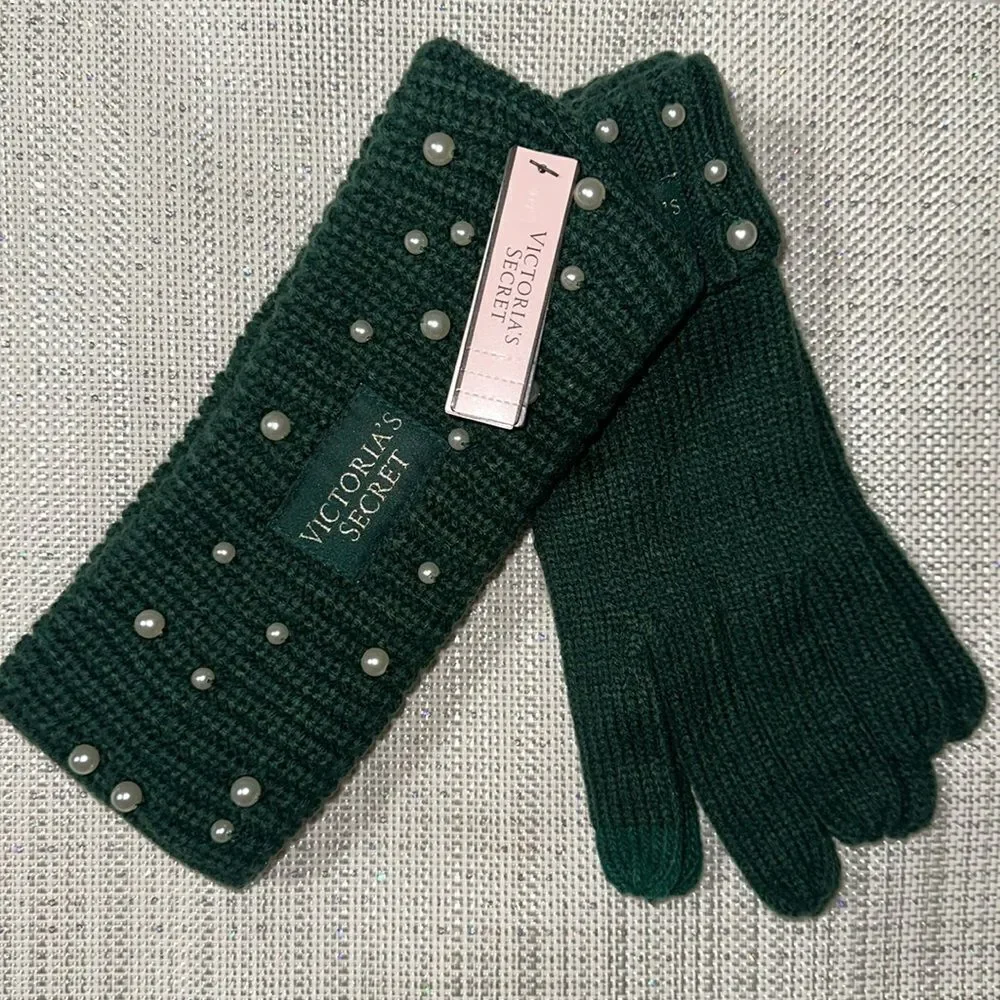 VS Green White Faux Pearl Knit Headband Ear Warmer & Gloves Gift set